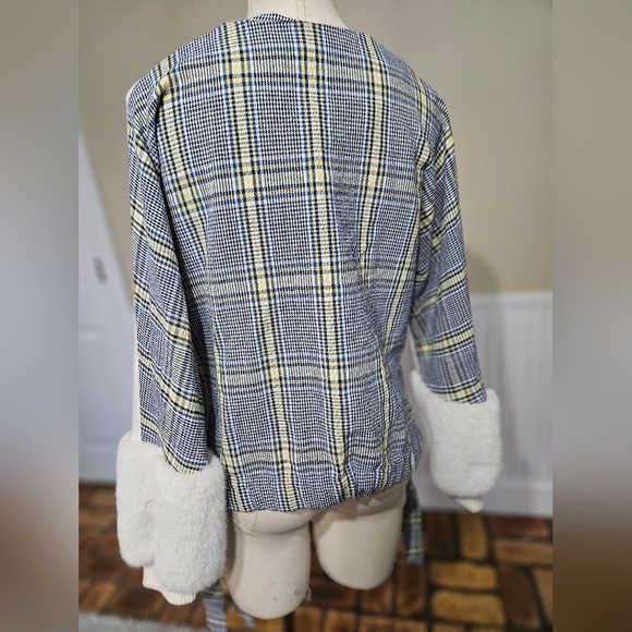 Faux Fur Sleeved Sweater, White Front, Houndstooth in Back, Oversized, Sz S/M - Picture 3 of 4